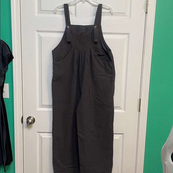 Gray Overall Romper with Pockets - Picture 2 of 9